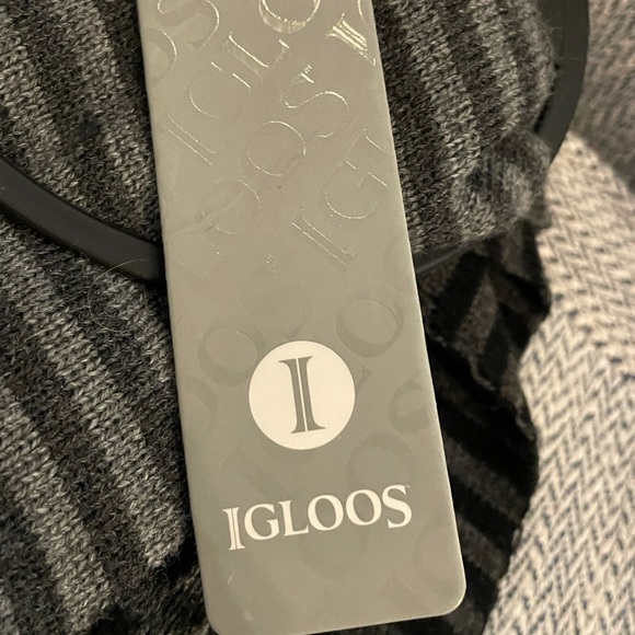 Men’s Gray & Black Striped Scarf - Picture 3 of 4